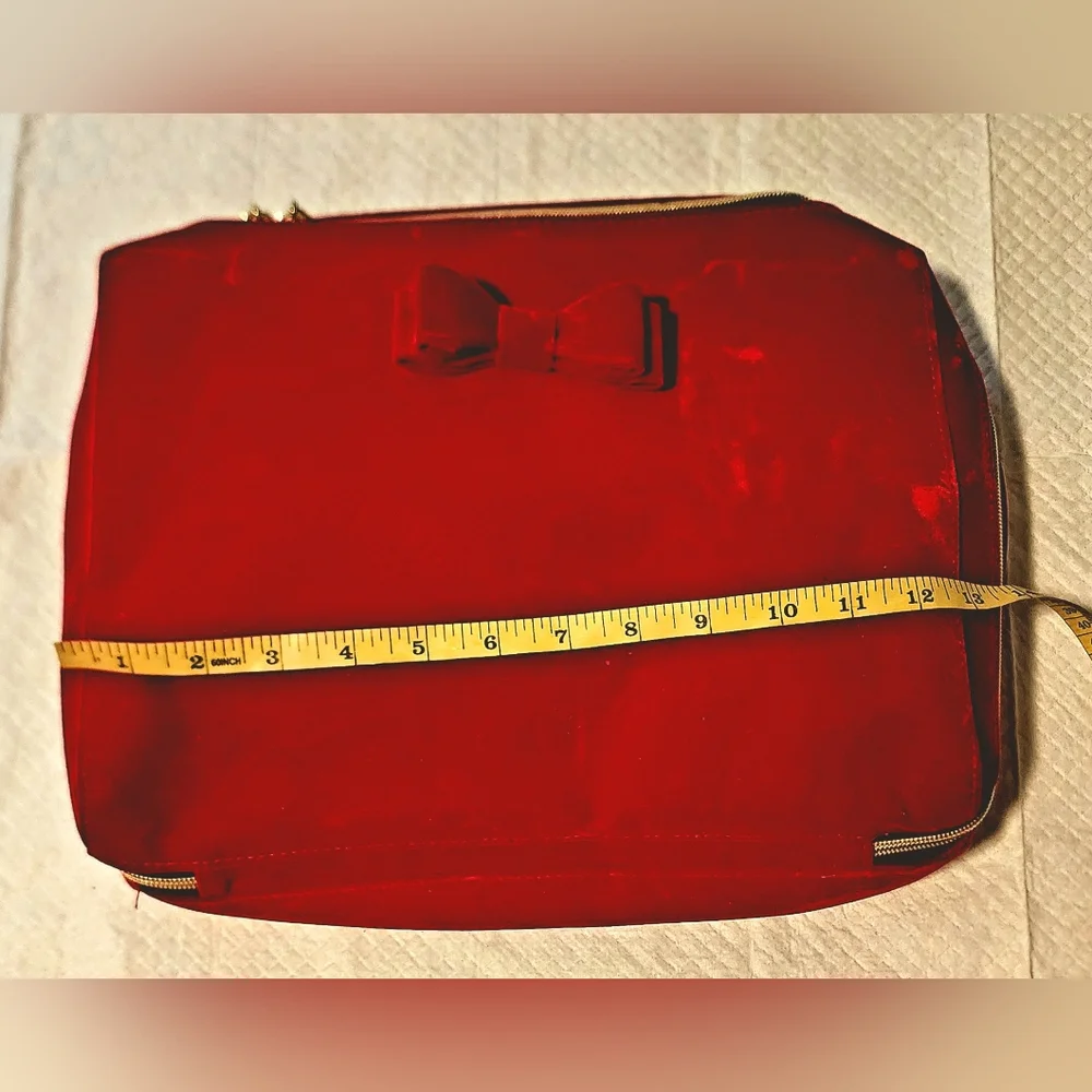 Estee Lauder Red Velvet Cosmetic 2020 Train Case Zipper